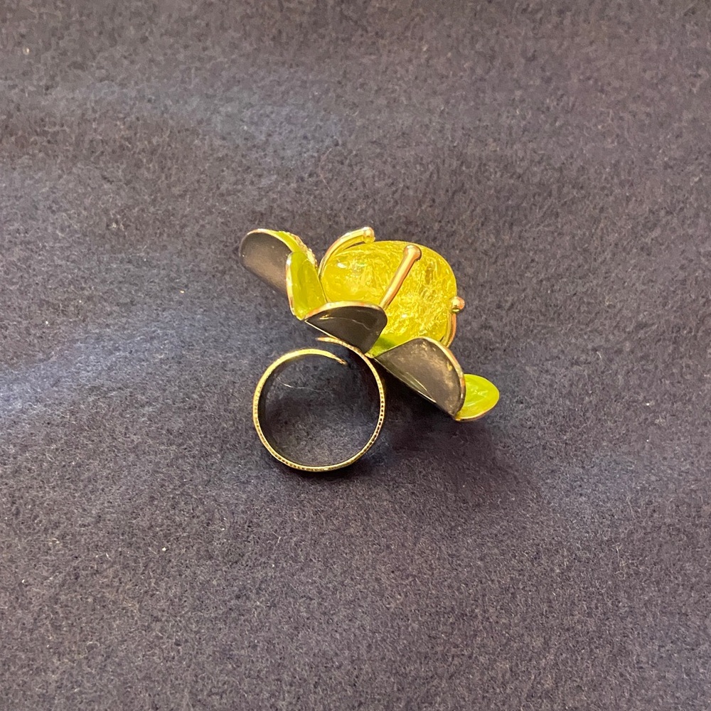 Elegant Green Floral Adjustable Ring - Picture 2 of 5